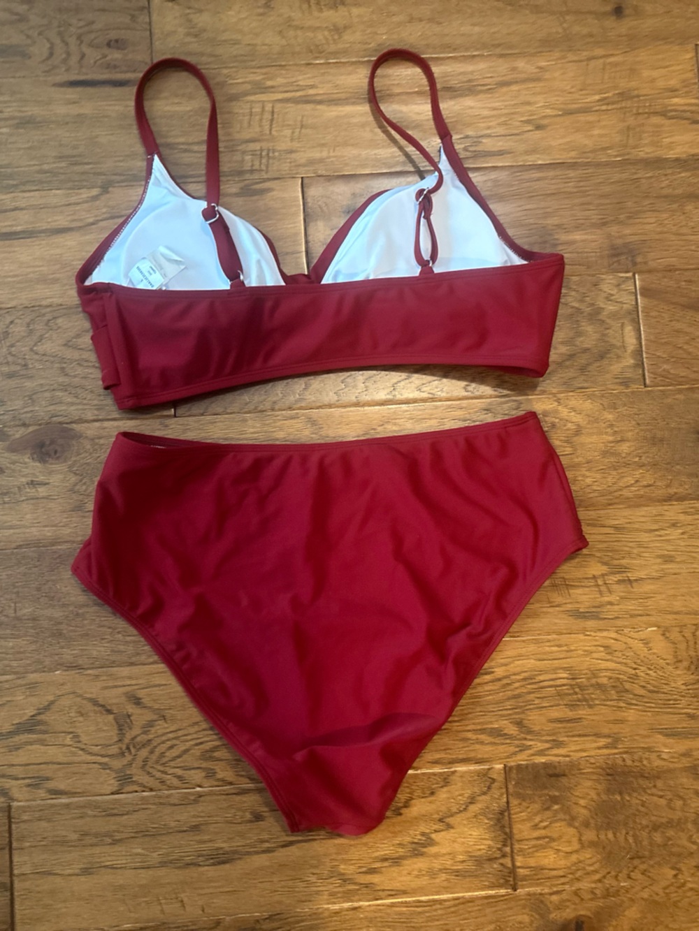 Cupshe Twist-Front Bikini Set in Deep Red - Picture 5 of 7
